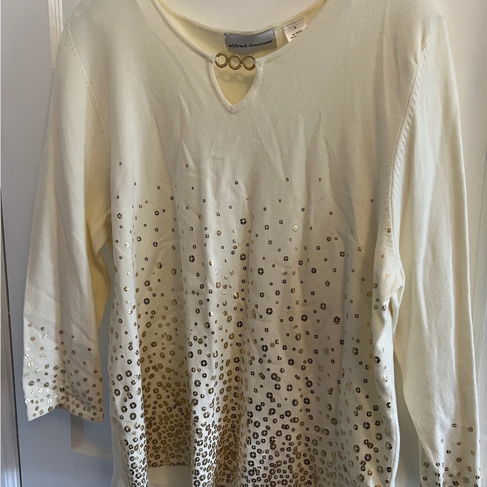 Alfred Dunner Cream Top with Gold Accent Sz L